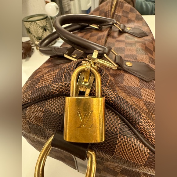 LV Speedy 30 Bandouliere Damier Ebene Shoulder Bag Brown. - Picture 15 of 16